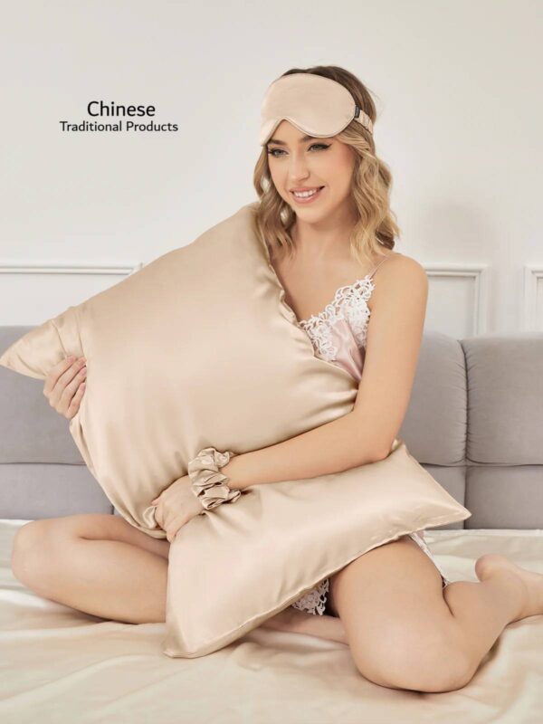 Premium 30 Momme Silk Pillowcase with Matching Accessories