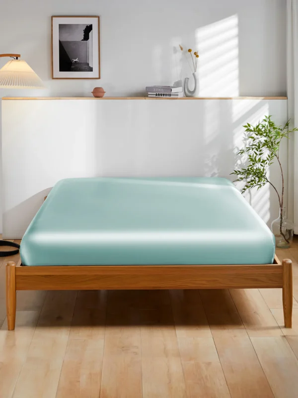 19 Momme Silk Fitted Sheet - Image 2