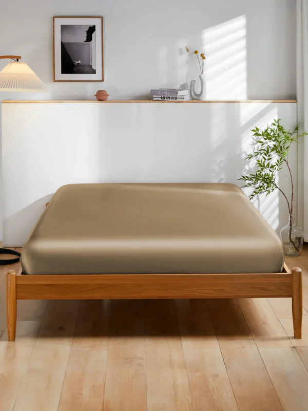 25 Momme Silk Fitted Sheet - Image 3
