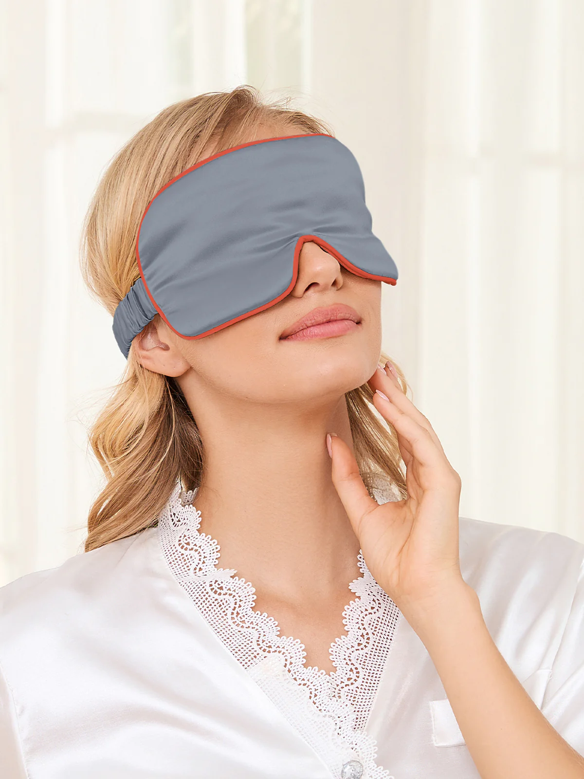 25 Momme Contrast Mulberry Silk Sleep Mask - Image 3